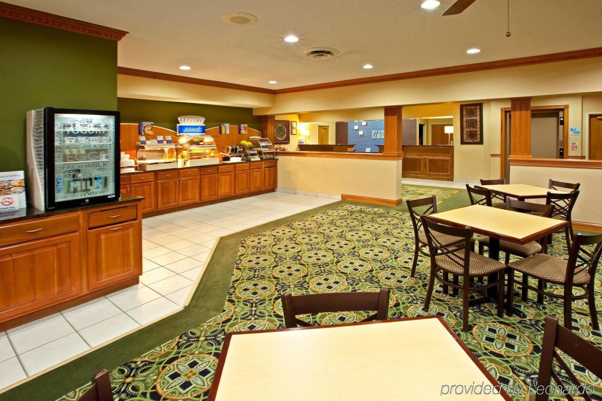 ฮอลิเดย์ อินน์ เอ็กซ์เพรส แอนด์ สวีท แฮร์ริสัน Harrison ร้านอาหาร รูปภาพ